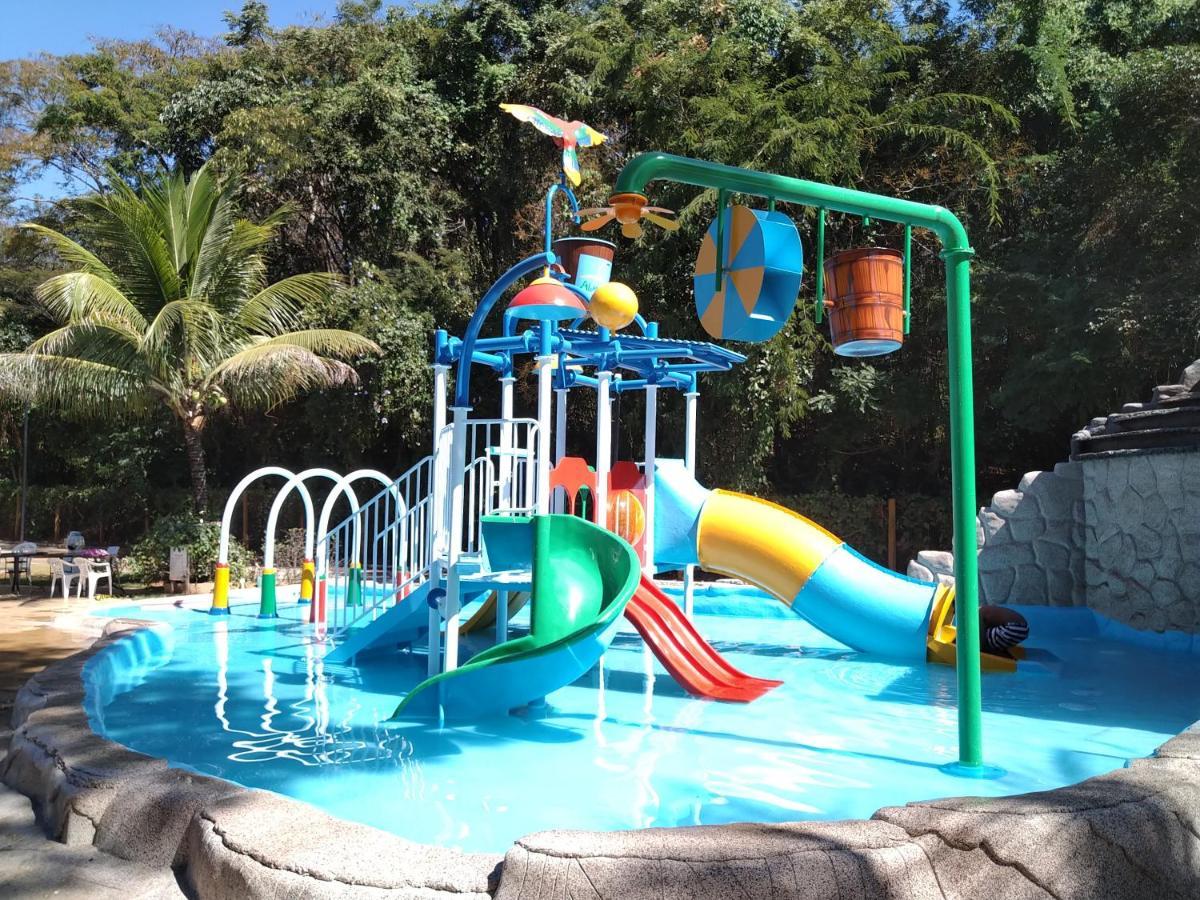 Aldeia Do Lago C204- Com Cozinha , Churrasqueira E Bebidas Liberadas No Parque Aquatico, Internet Banda Larga, Ponto Recarga De Carro Eletrico Caldas Novas Esterno foto